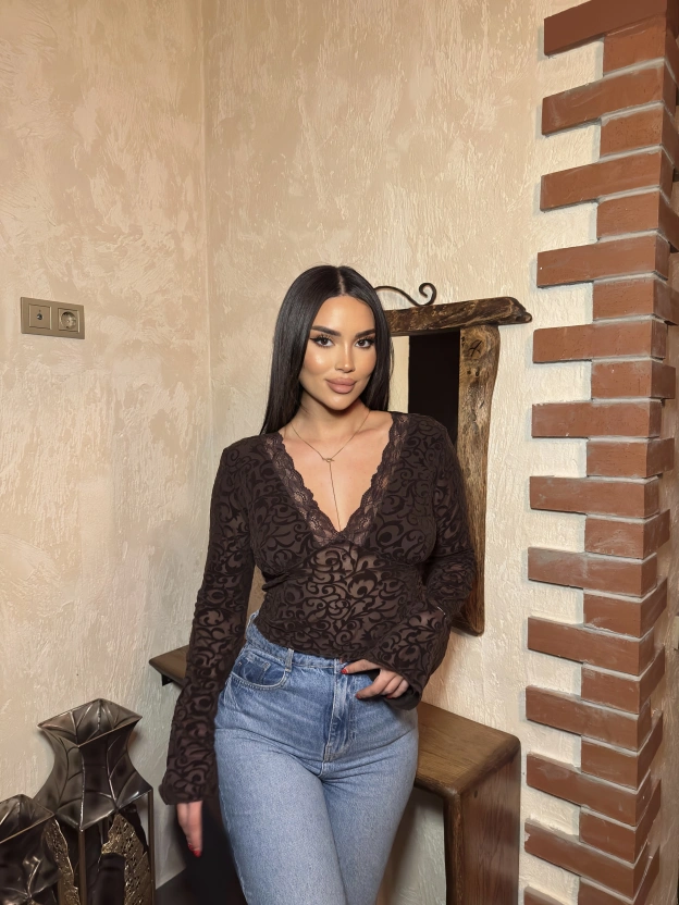 Kahverengi Güpürlü Transparan Bluz