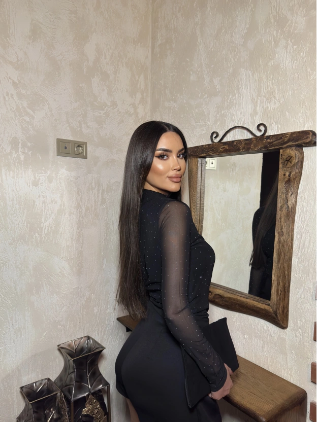 Siyah Taş Detay Astarlı Bluz