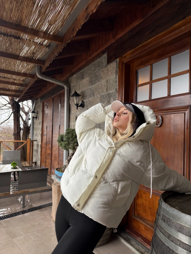 Beyaz Oversize Premium Şişme Mont