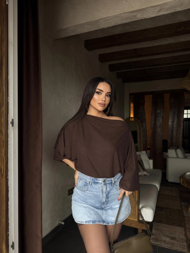 Kahverengi Yarasa Kol Kayık Yaka Yumoş Bluz