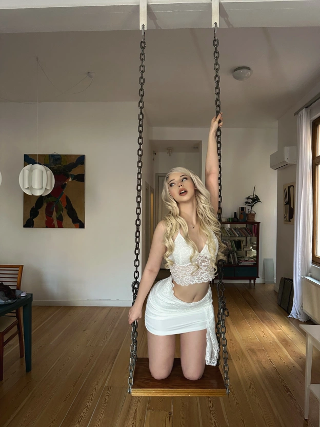 Beyaz Dantel Detay Büstiyer Etek Takım