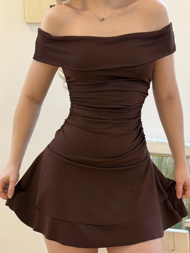 Kahverengi Madonna Yaka Drapeli Kısa Elbise