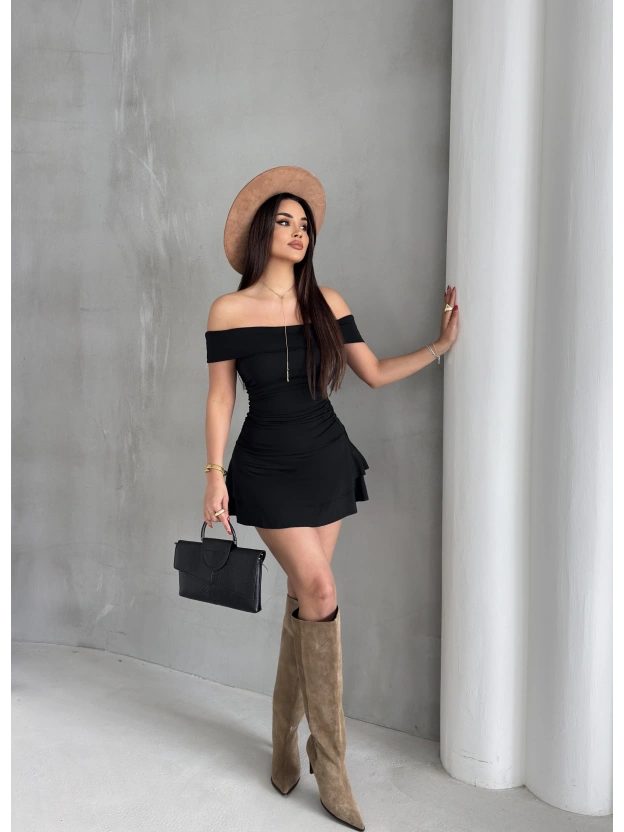 Siyah Madonna Yaka Drapeli Kısa Elbise