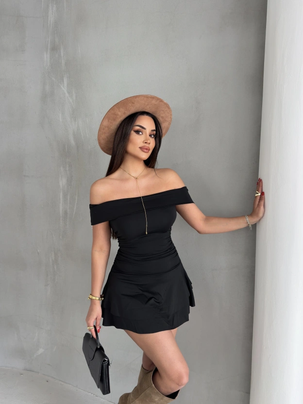 Siyah Madonna Yaka Drapeli Kısa Elbise