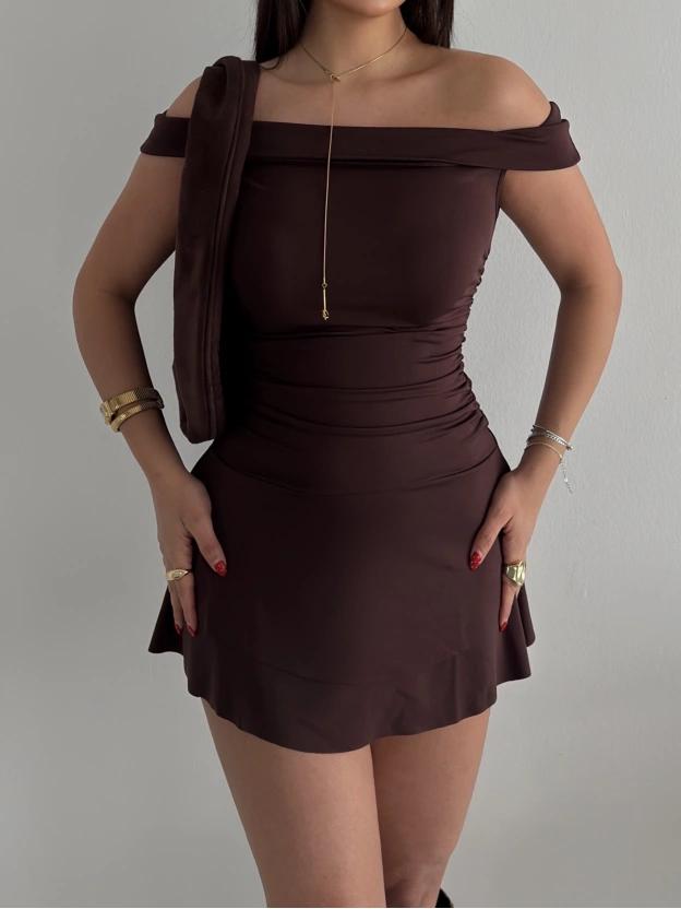 Kahverengi Madonna Yaka Drapeli Kısa Elbise