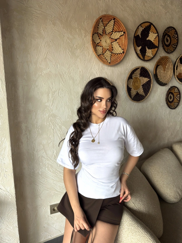 Beyaz Sırt Bağlamalı Bele Oturan Tshırt