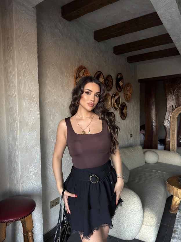 Kahverengi Kare Yaka Bodysuit