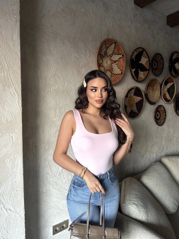 Pembe Kare Yaka Bodysuit