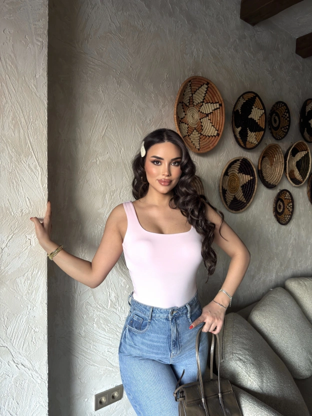 Pembe Kare Yaka Bodysuit