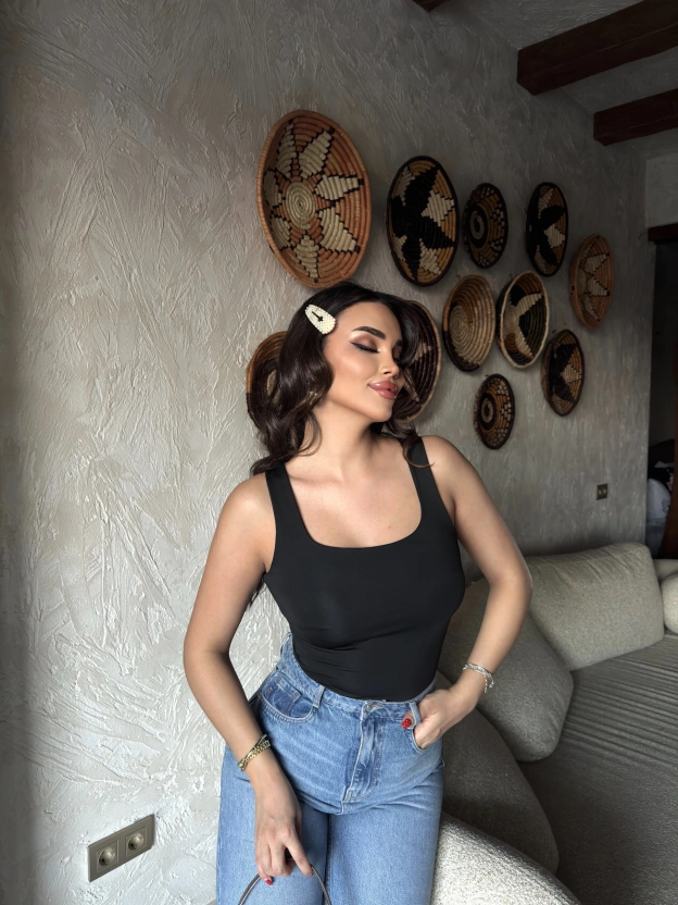 Siyah Kare Yaka Bodysuit