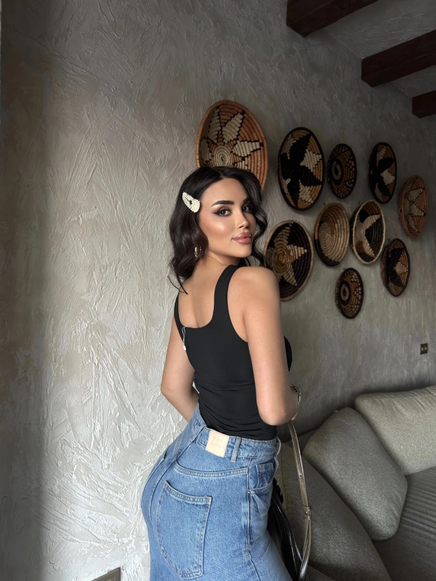 Siyah Kare Yaka Bodysuit