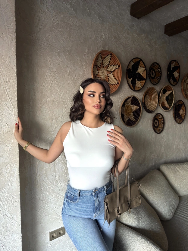 Beyaz Bisiklet Yaka Bodysuit