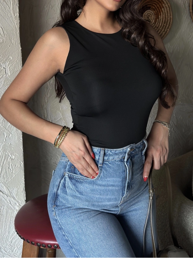 Siyah Bisiklet Yaka Bodysuit