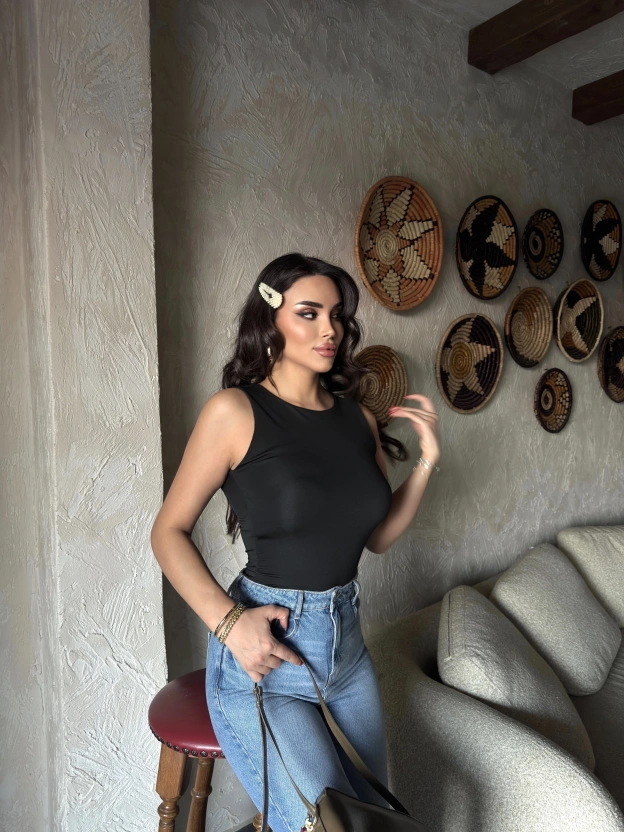 Siyah Bisiklet Yaka Bodysuit