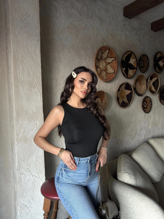 Siyah Bisiklet Yaka Bodysuit