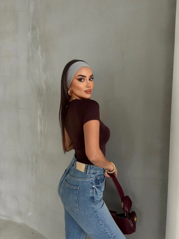 Kahverengi Pencere Detay Crop