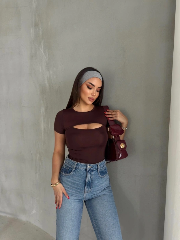 Kahverengi Pencere Detay Crop