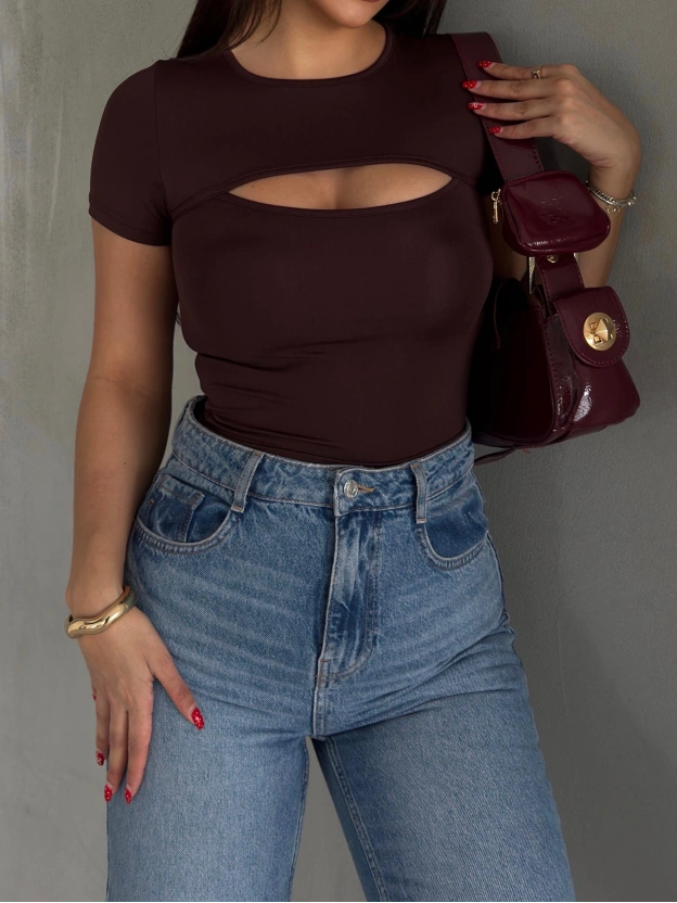 Kahverengi Pencere Detay Crop