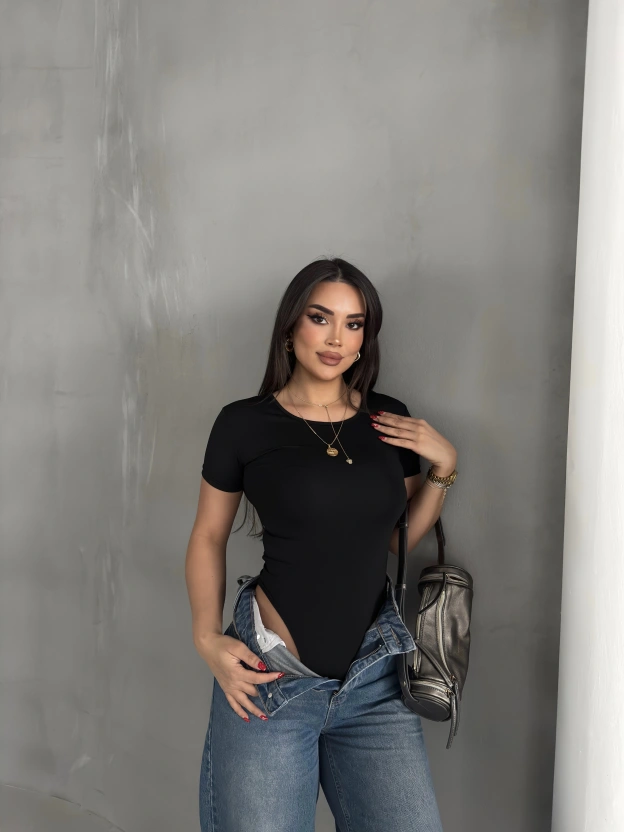 Siyah Kısa Kollu Bodysuit