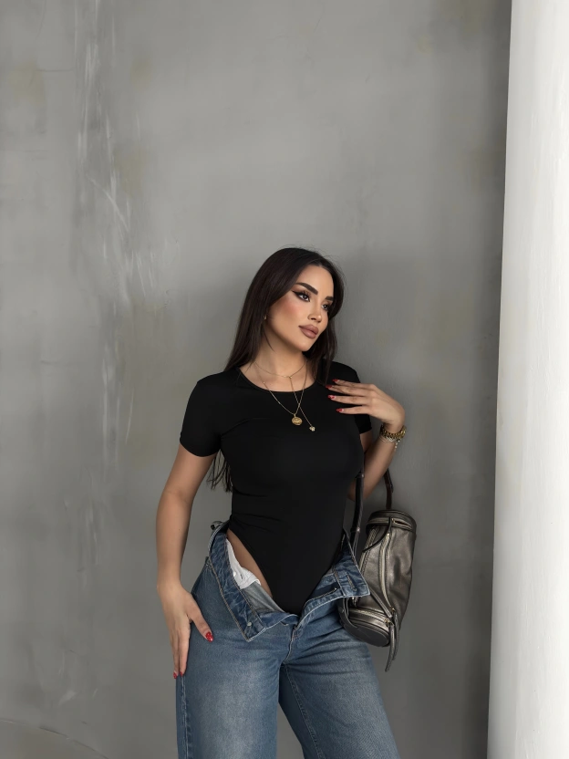 Siyah Kısa Kollu Bodysuit