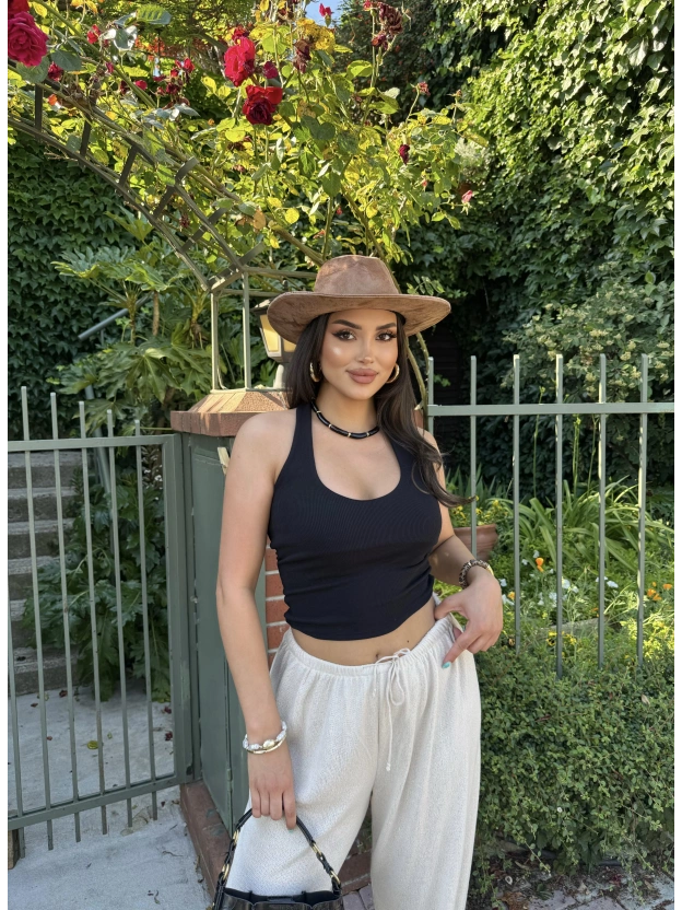 Siyah Boyundan Geçirmeli Crop