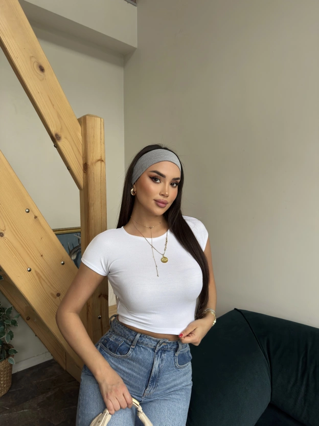 Beyaz Kısa Kol Crop Top