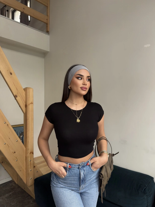 Siyah Kısa Kol Crop Top