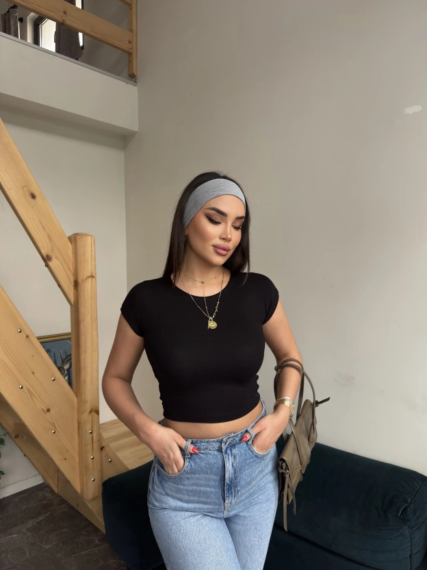 Siyah Kısa Kol Crop Top