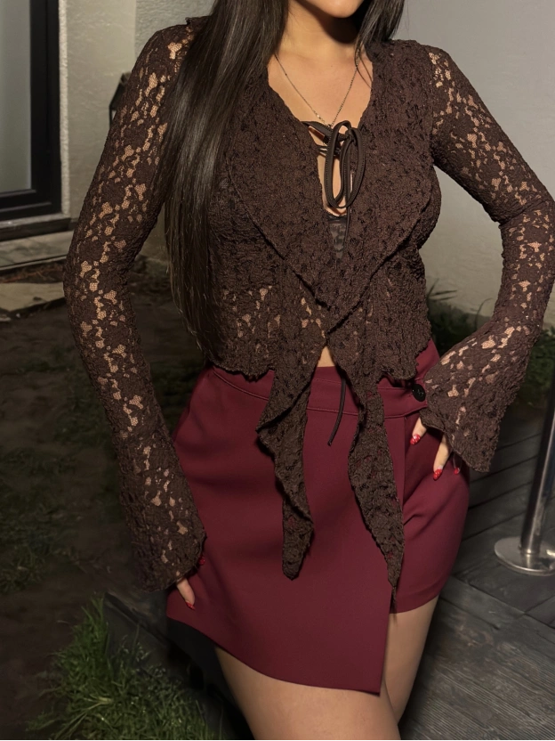 Kahverengi Ön Bağlamalı Dantel Bluz