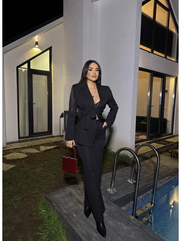 Siyah Bağlamalı Blazer Takım