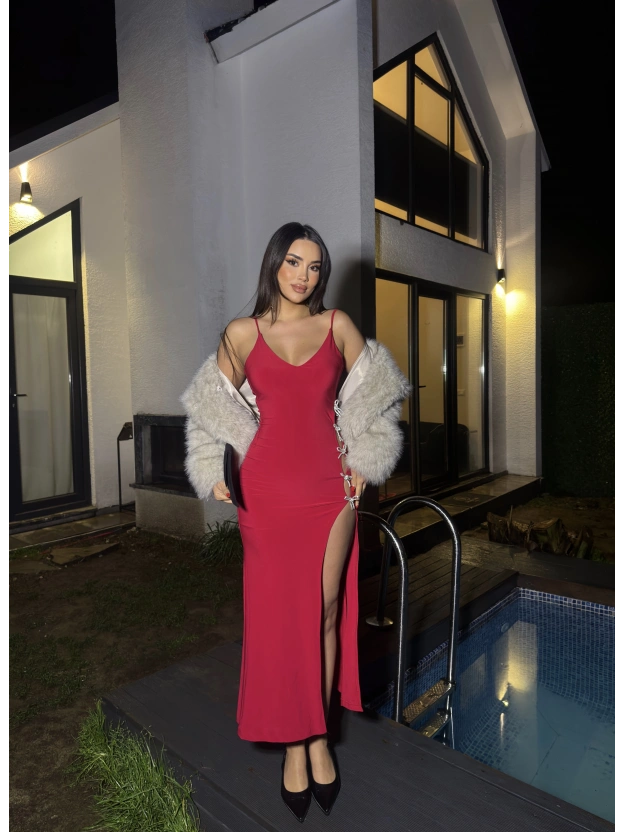 Kırmızı Fiyonk Dekolteli Uzun Elbise