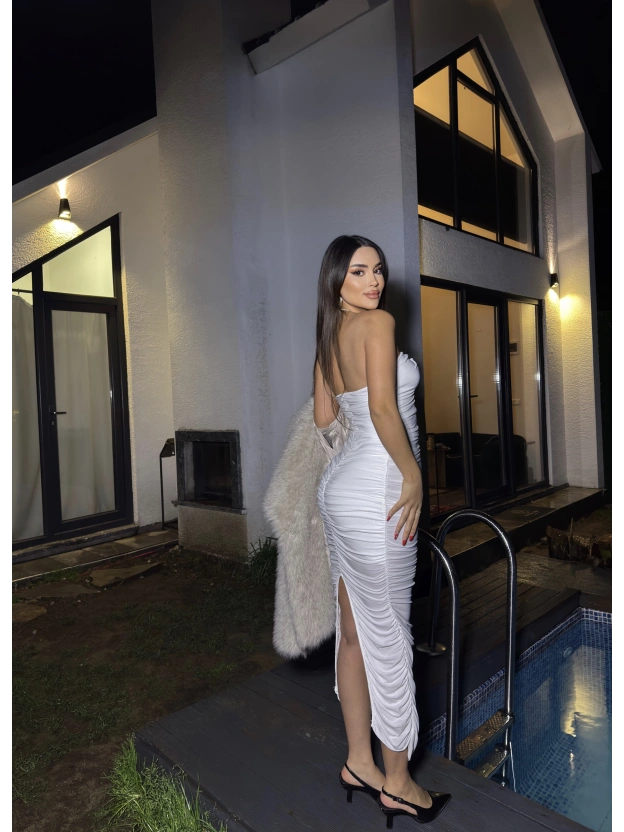 Beyaz Boyundan Bağlamalı Drapeli Tasarım Elbise