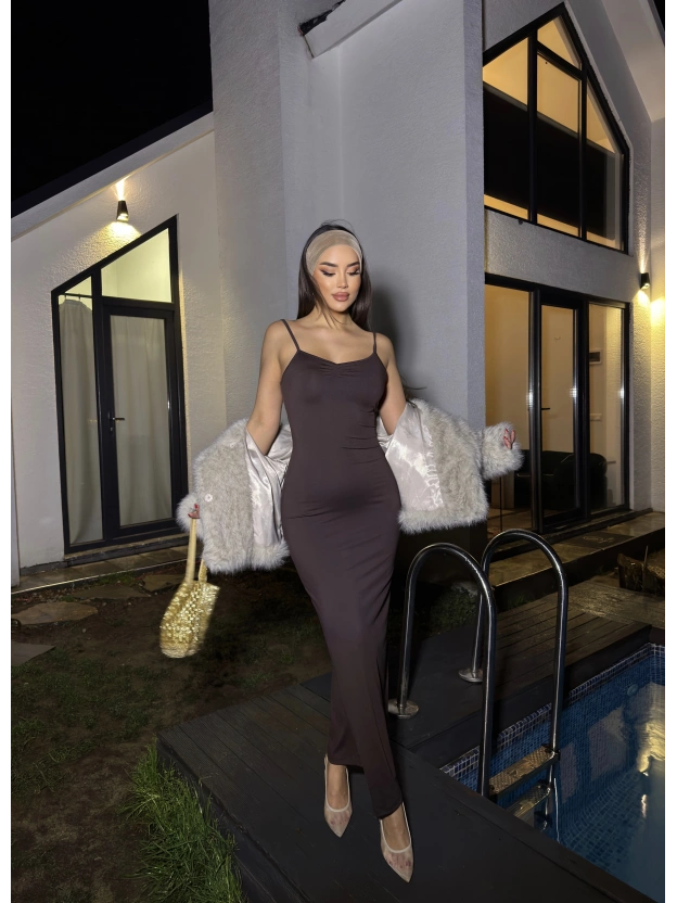 Kahverengi Askılı Göğüs Büzgü Uzun Elbise