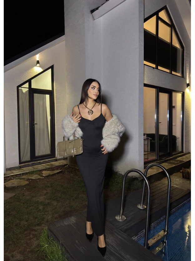 Siyah Askılı Göğüs Büzgü Uzun Elbise