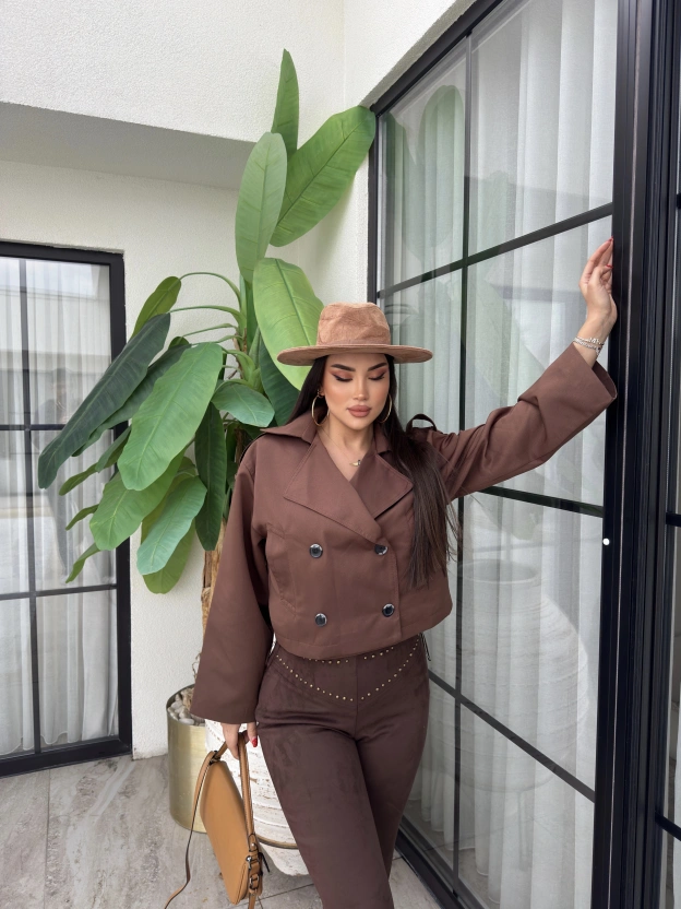 Kahverengi Düğmeli Kısa Trençkot