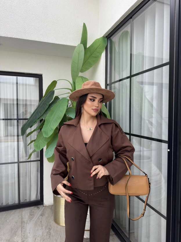 Kahverengi Düğmeli Kısa Trençkot