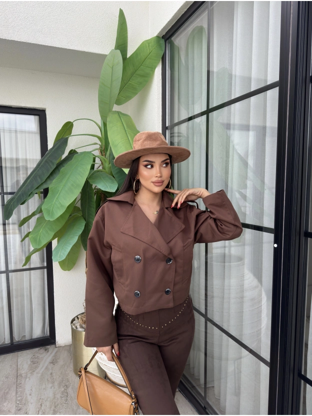 Kahverengi Düğmeli Kısa Trençkot