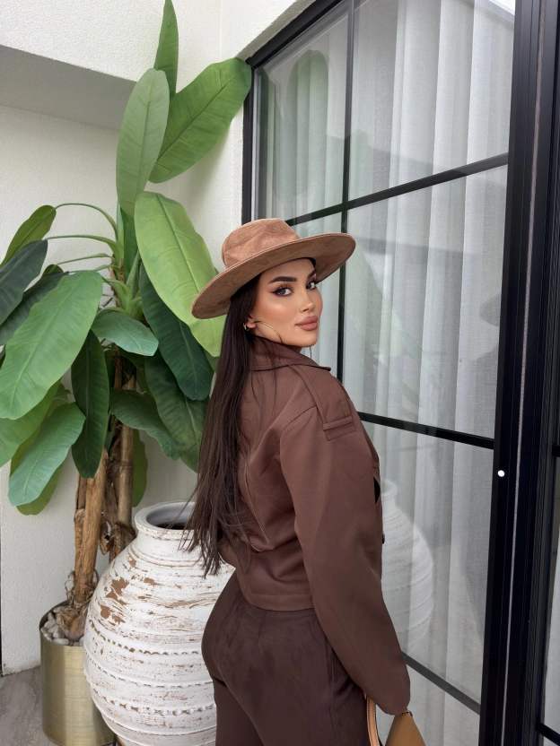 Kahverengi Düğmeli Kısa Trençkot