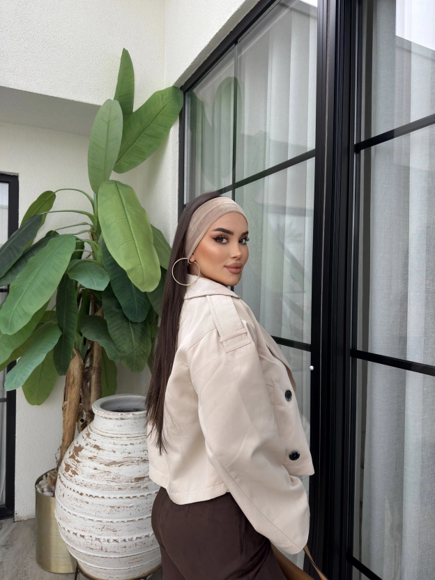 Bej Düğmeli Kısa Trençkot