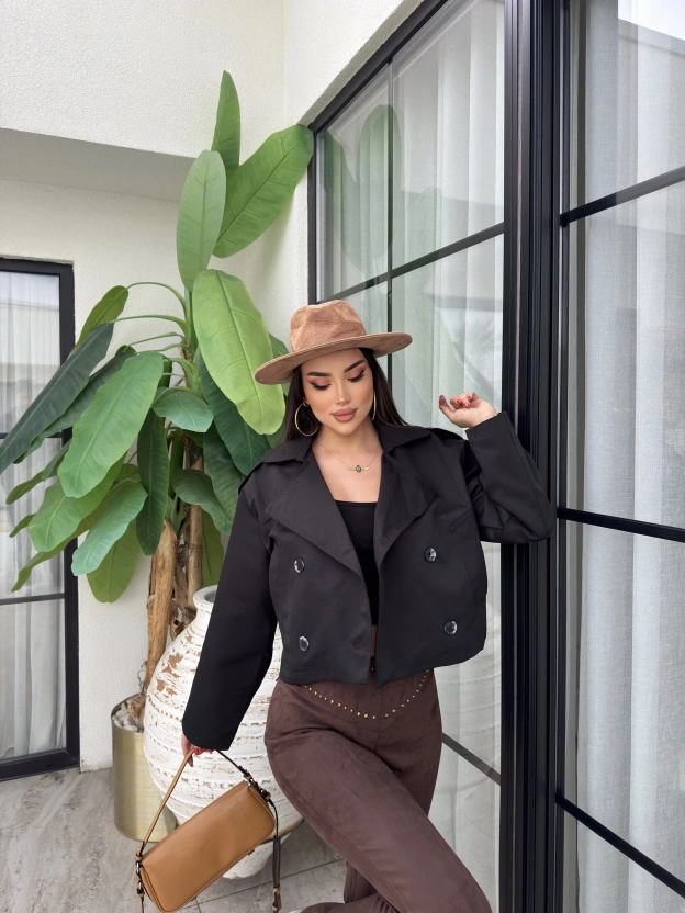 Siyah Düğmeli Kısa Trenç Kot