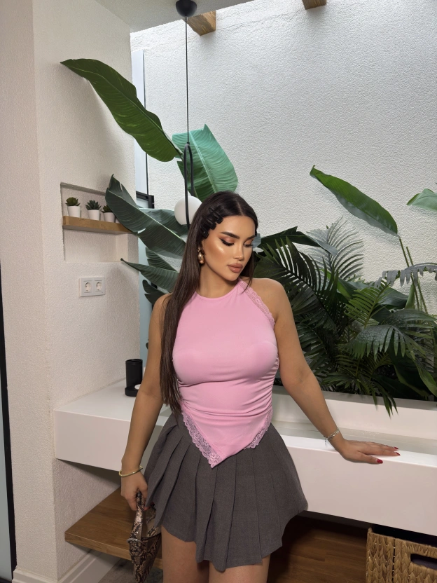 Pembe Dantel Boyundan Bağlamalı Asimetrik Bluz