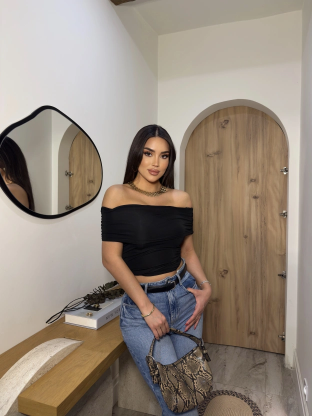 Siyah Drapeli Madonna Yaka Crop