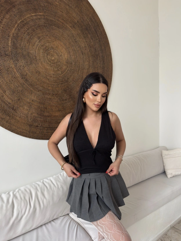 Siyah V Yaka Bürümcük Crop