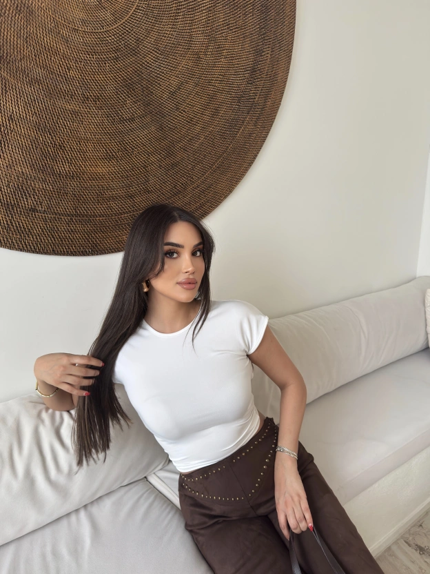 Beyaz Sırt Detay Basic Crop