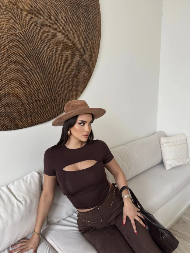 Kahverengi Pencere Detay Crop