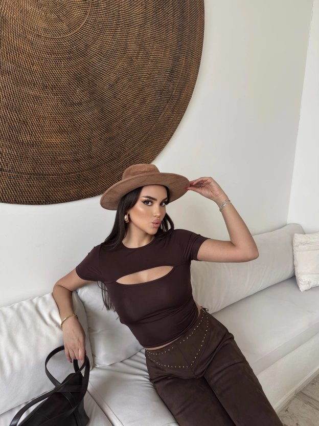 Kahverengi Pencere Detay Crop