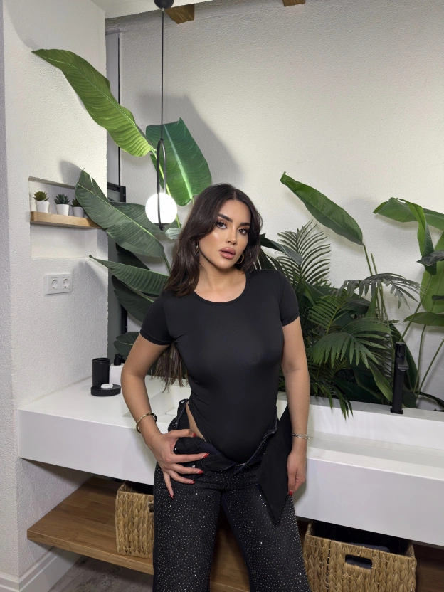 Siyah Kısa Kollu Bodysuit