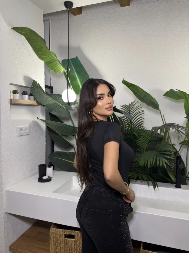 Siyah Kısa Kollu Bodysuit