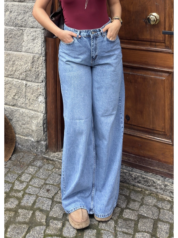 Mavi Geniş Paça Dökümlü Pantolon