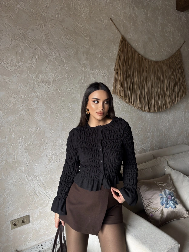 Siyah Düğmeli Gipeli Bluz